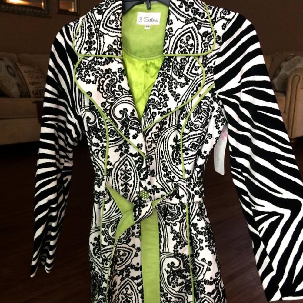 NWT XS “3 Sisters” Paisley Zebra Coat with belt